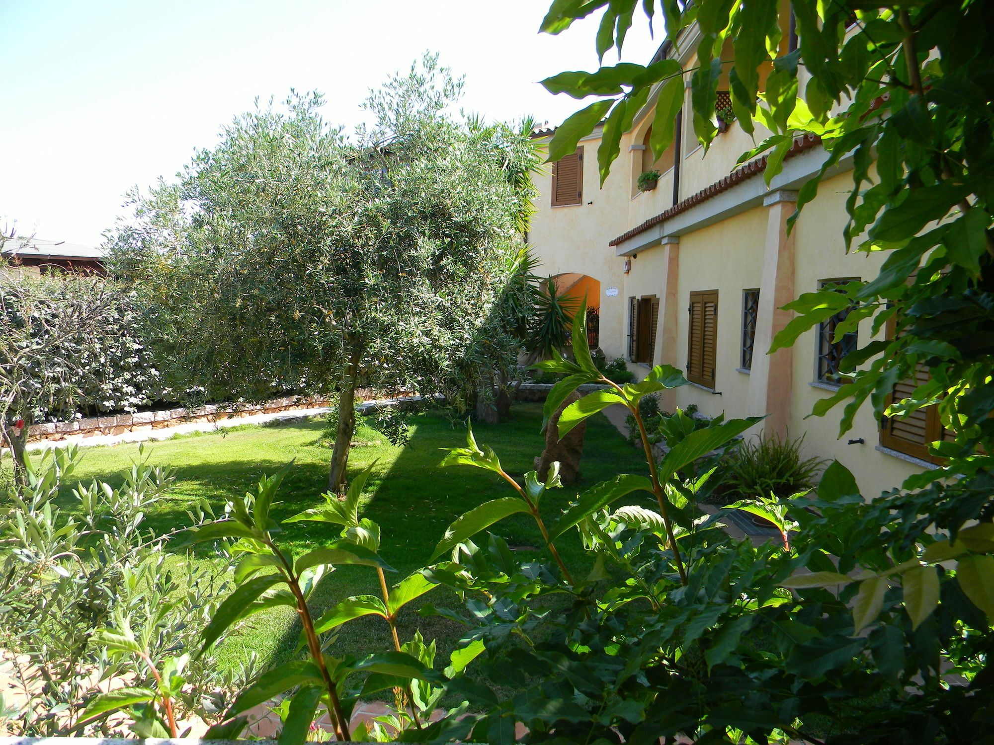 Relais Fenicottero Rosa Guest House Porto Taverna Exterior photo